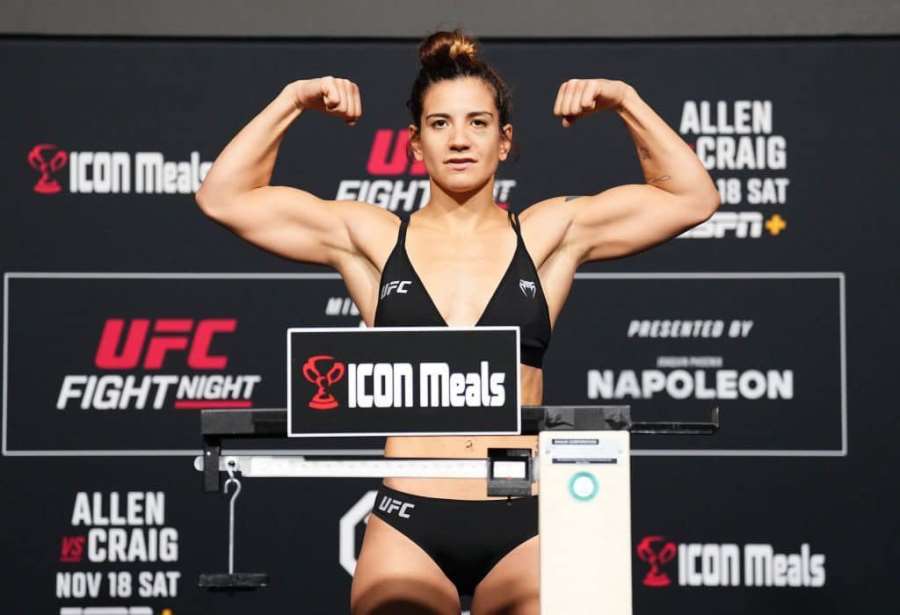 Twerk na oslavu vítězství a bonus pro fanoušky. Takhle oslavila vítězství kráska z UFC